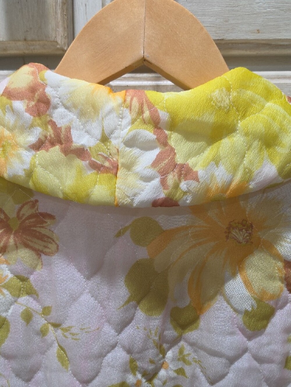 Vintage 1960's Floral Quilted Belted Coatigan in Pastel Yellow & Peach - Picture 11 of 15